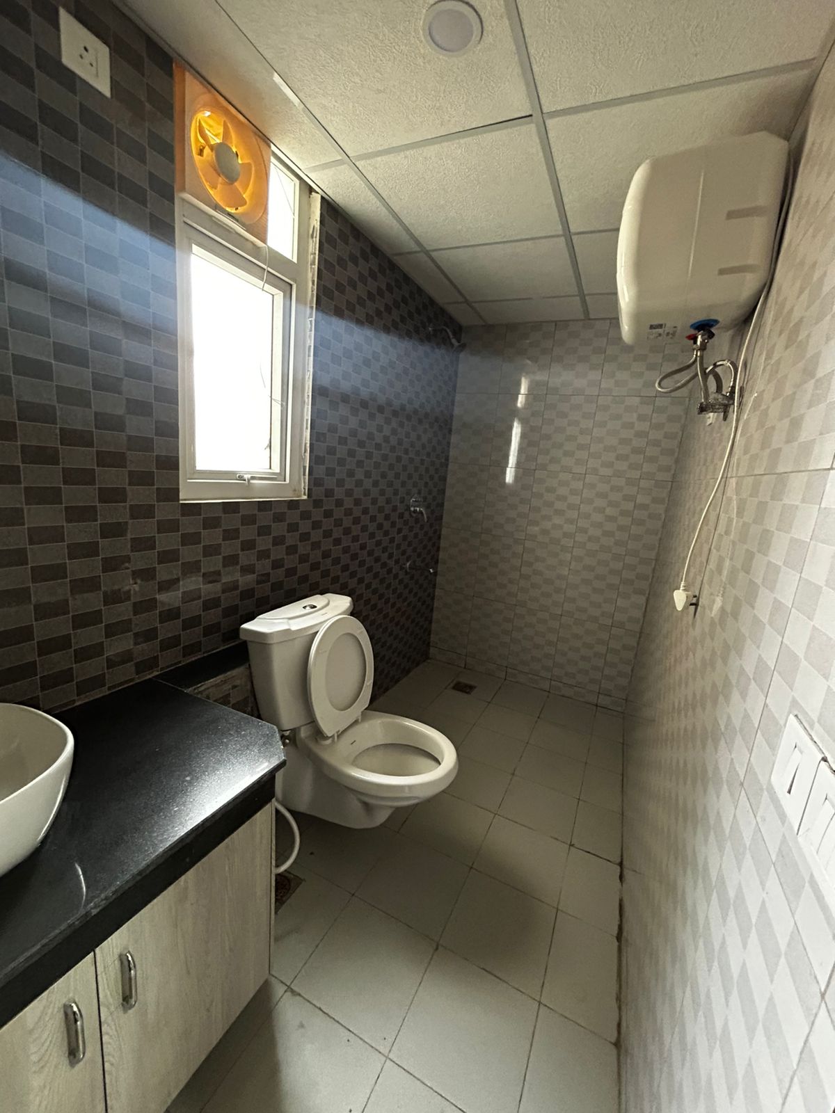 3 BHK Flat at Amrapali Heartbeat - Image 10