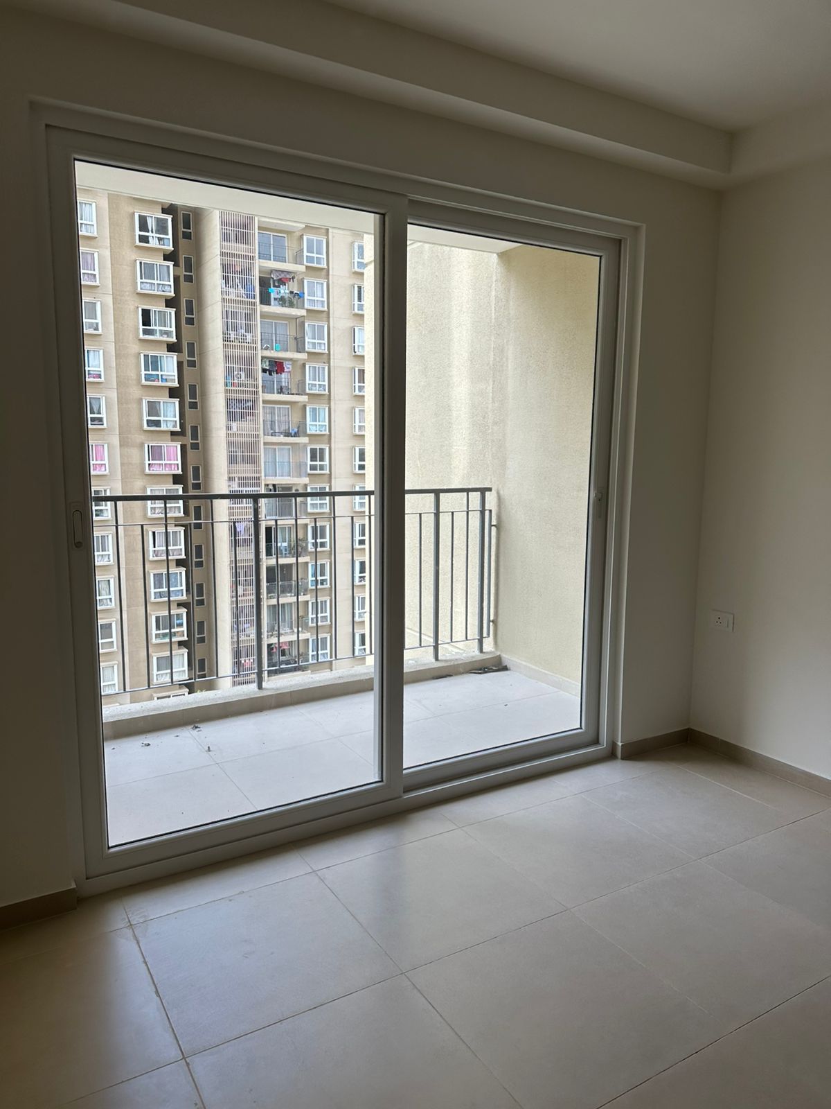 Nikoo 4 , 3.5 BHK Available for Sale - Image 2