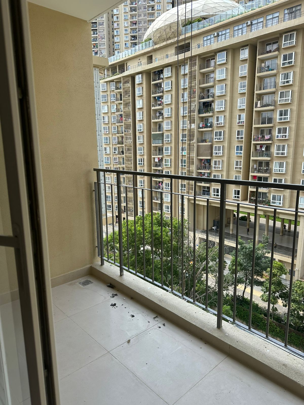 Nikoo 4 , 3.5 BHK Available for Sale - Image 4