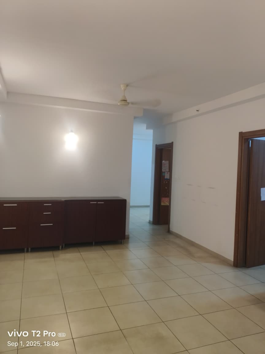 Bhartiya City nikoo 1, 3.5 BHK is Available for Sale - Image 3