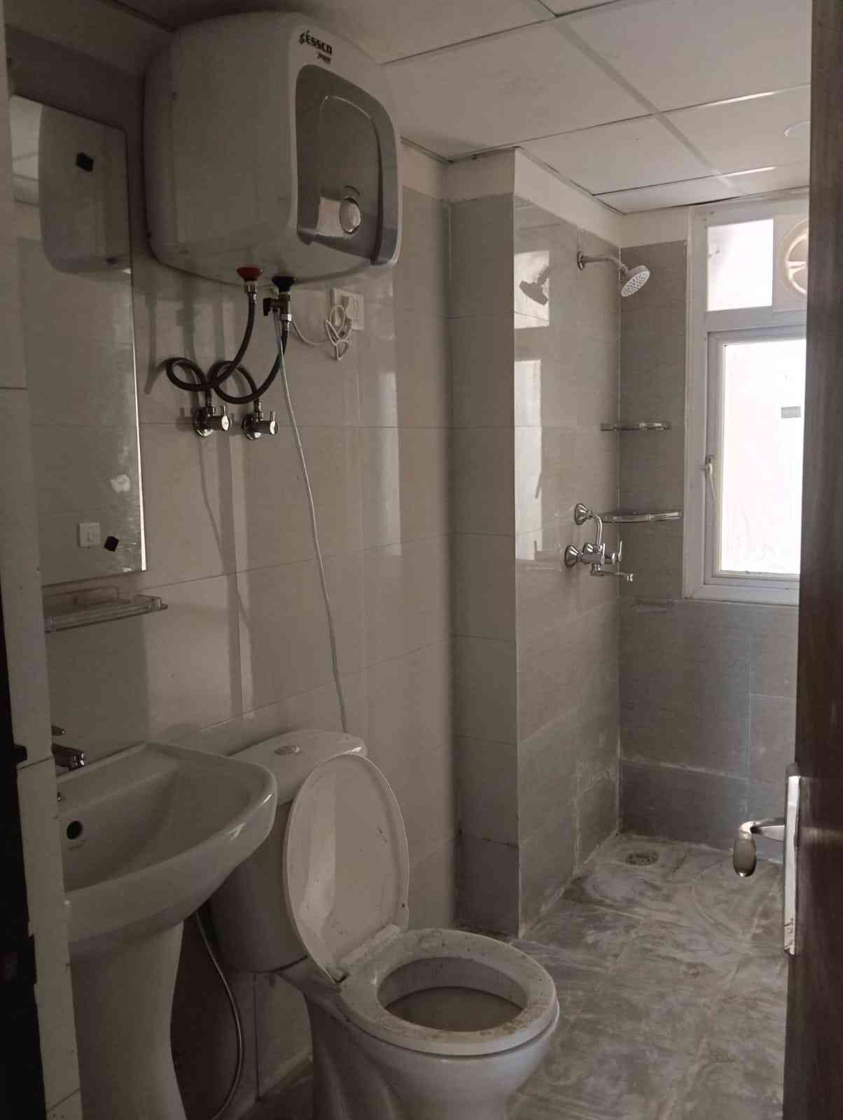 3Bhk Flat at Amrapali heartbeat city - Image 4