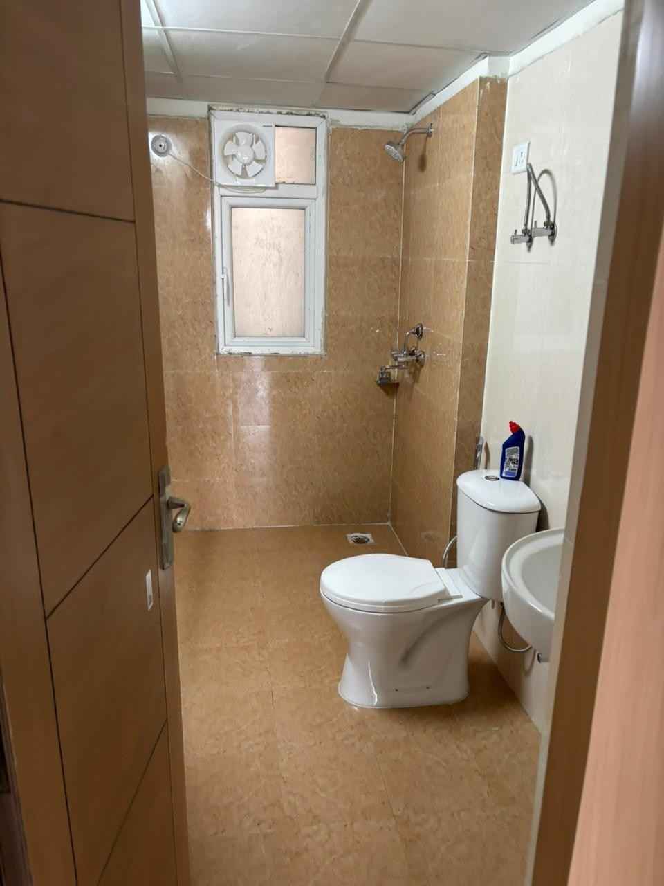 3bhk Flat at amrapali heartbeat city - Image 7