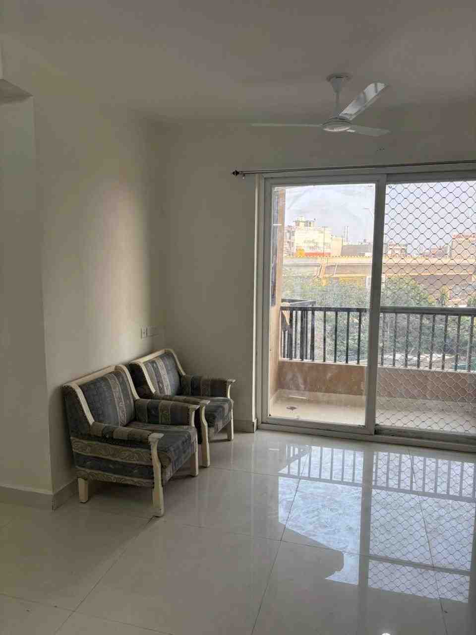 3bhk Flat at amrapali heartbeat city - Image 10